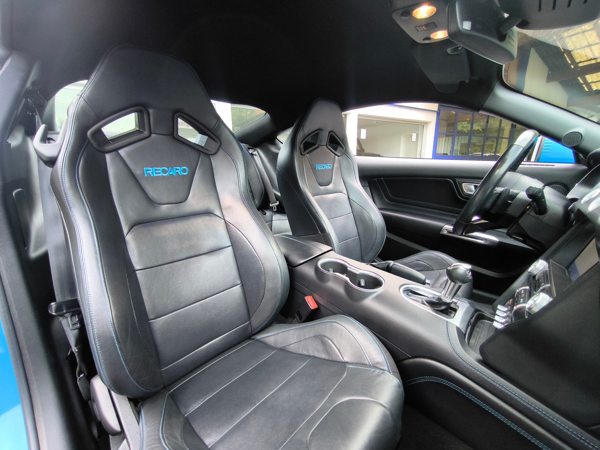 FORD Mustang Fastback 5.0 V8 GT Automat / Recaro-image-27