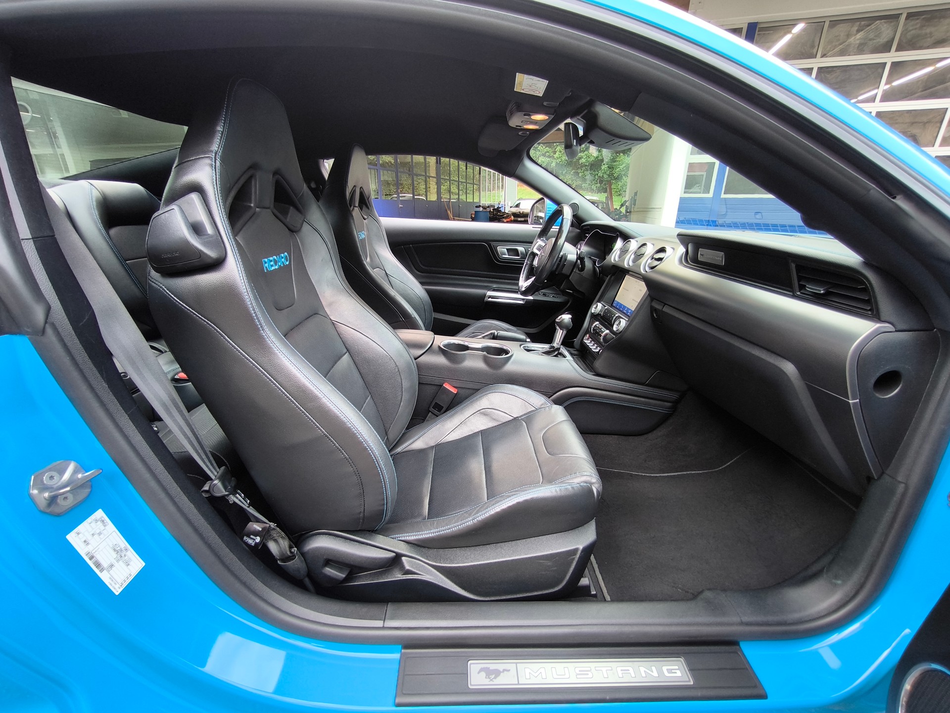 FORD Mustang Fastback 5.0 V8 GT Automat / Recaro-image-26