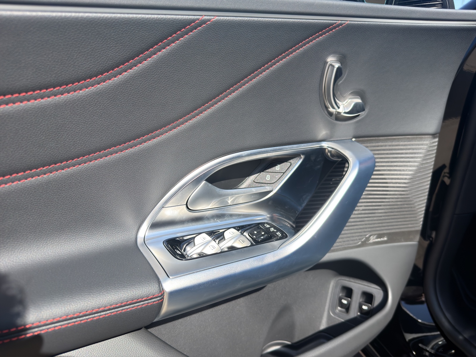 MERCEDES-BENZ C 400 4Matic AMG Line elektrisch-image-10
