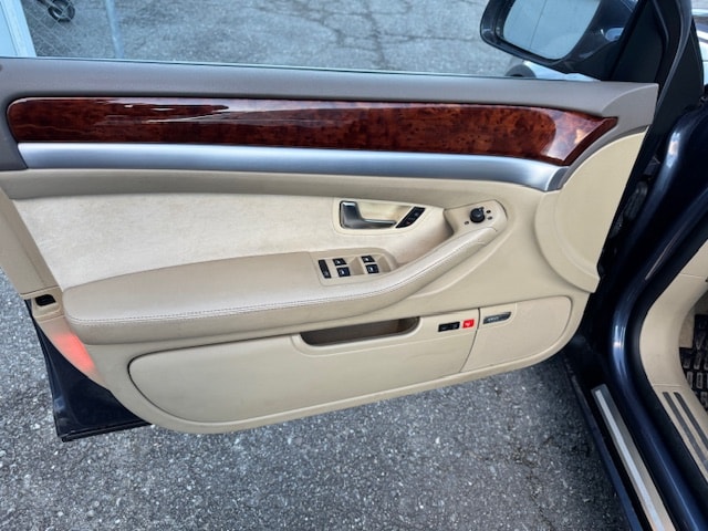 AUDI S8 5.2 V10 quattro tiptronic-image-5