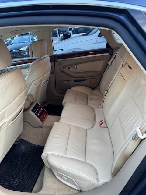 AUDI S8 5.2 V10 quattro tiptronic-image-6