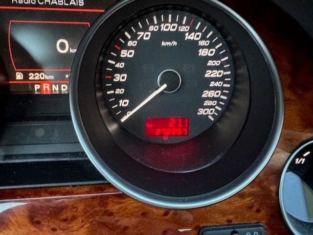 AUDI S8 5.2 V10 quattro tiptronic-image-2