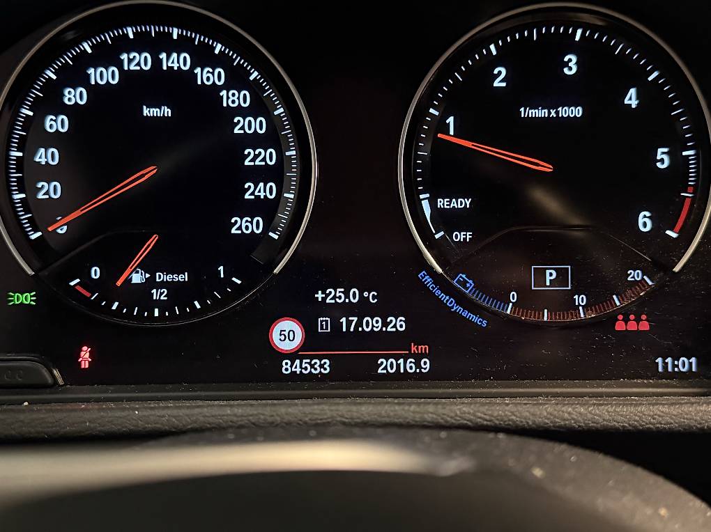 BMW iX1-image-3