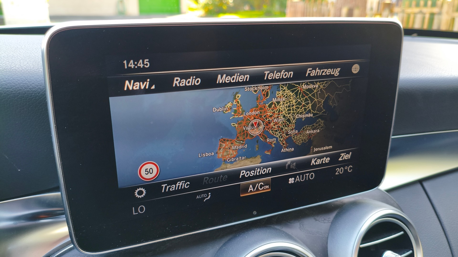 MERCEDES-BENZ C 200 Swiss Star Edition Avantgarde 7G-Tronic-image-11