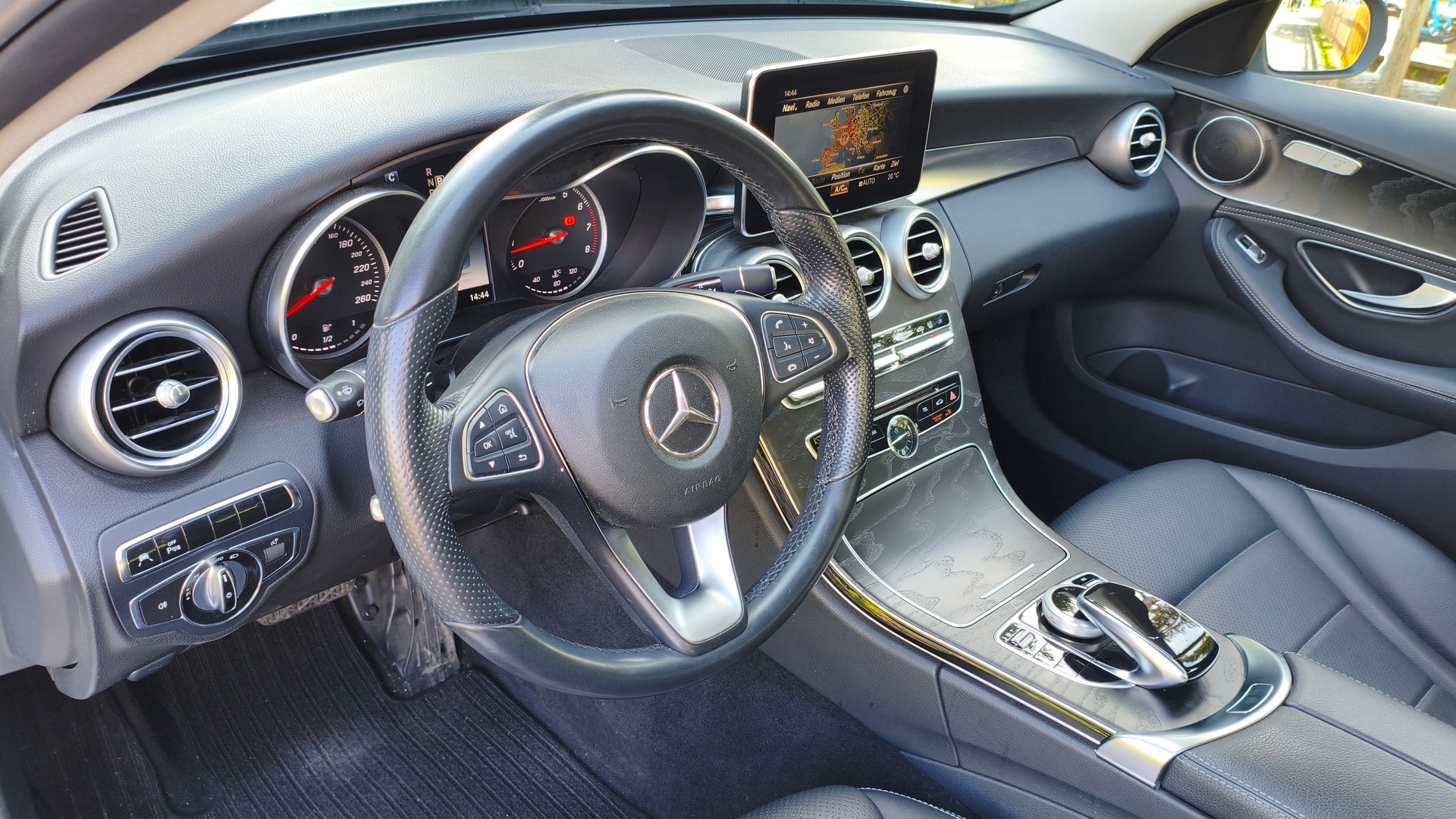 MERCEDES-BENZ C 200 Swiss Star Edition Avantgarde 7G-Tronic-image-7