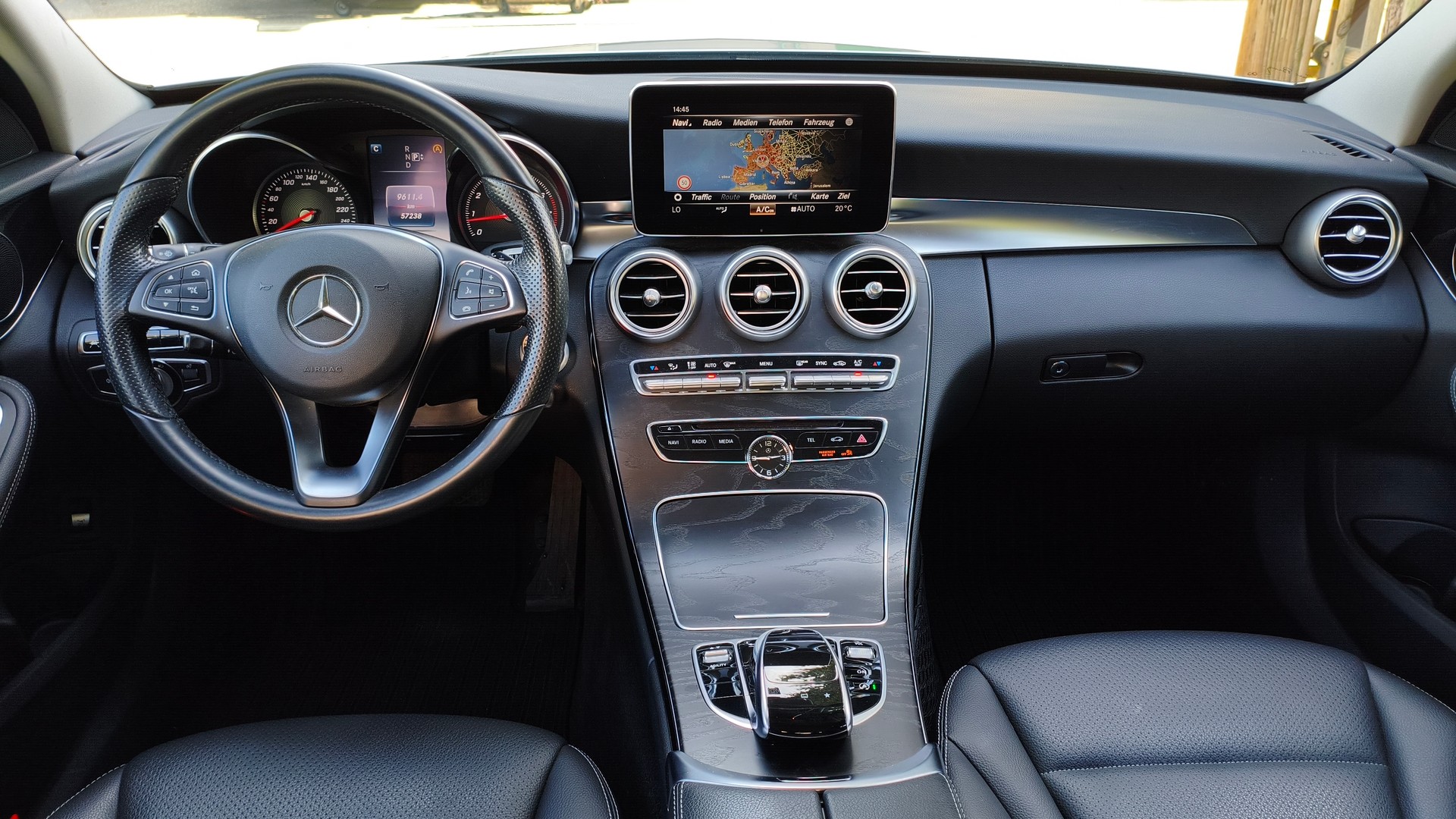 MERCEDES-BENZ C 200 Swiss Star Edition Avantgarde 7G-Tronic-image-9