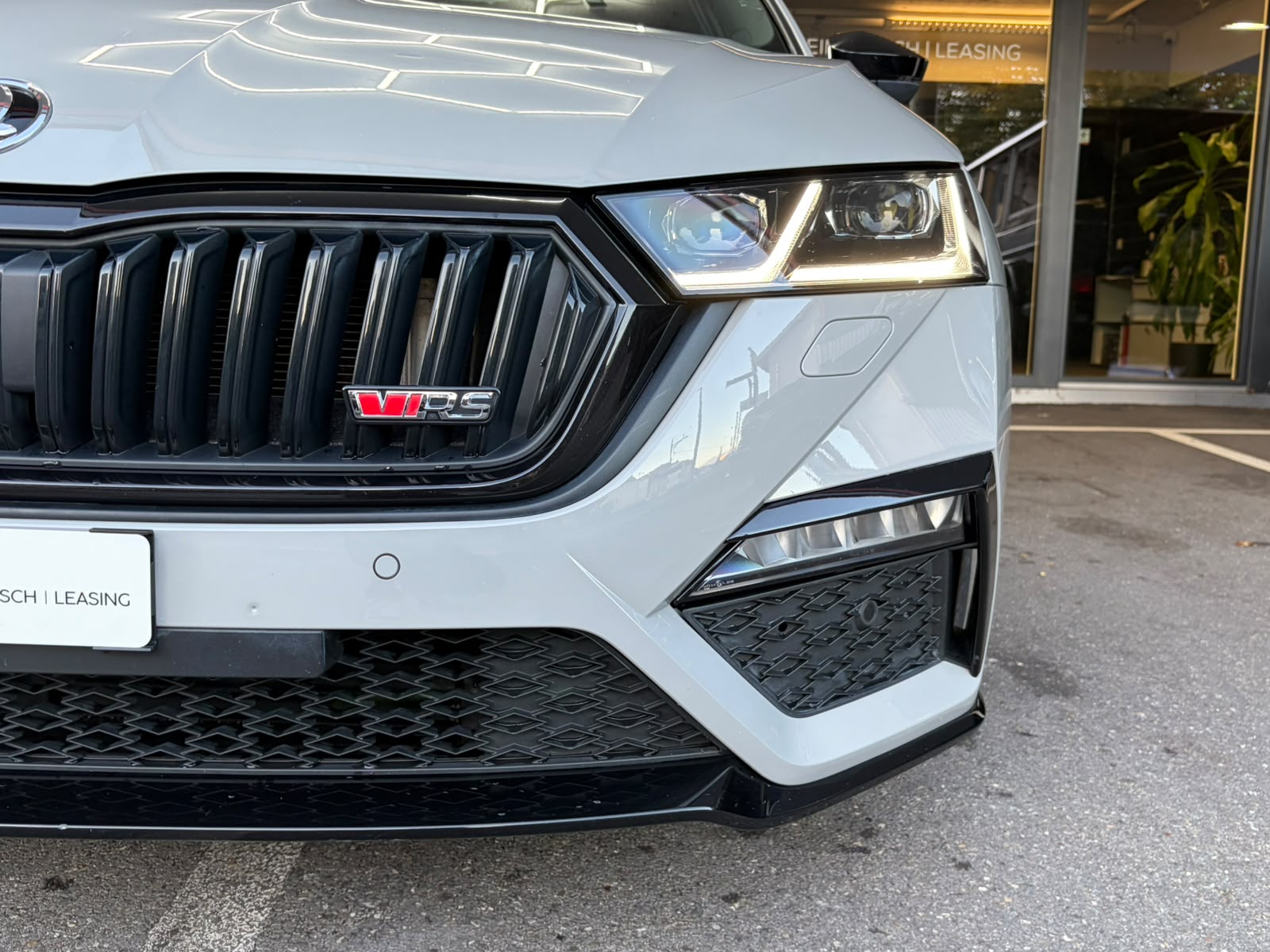 SKODA Octavia Combi 2.0 TDI DSG RS 4x4-image-3
