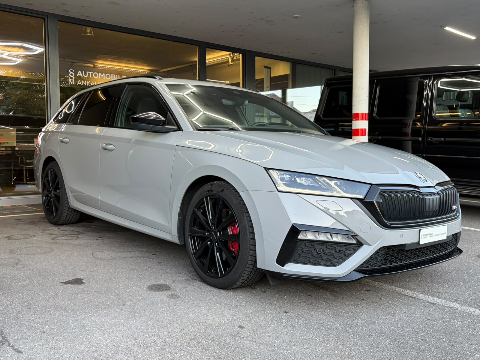 SKODA Octavia Combi 2.0 TDI DSG RS 4x4-image-2