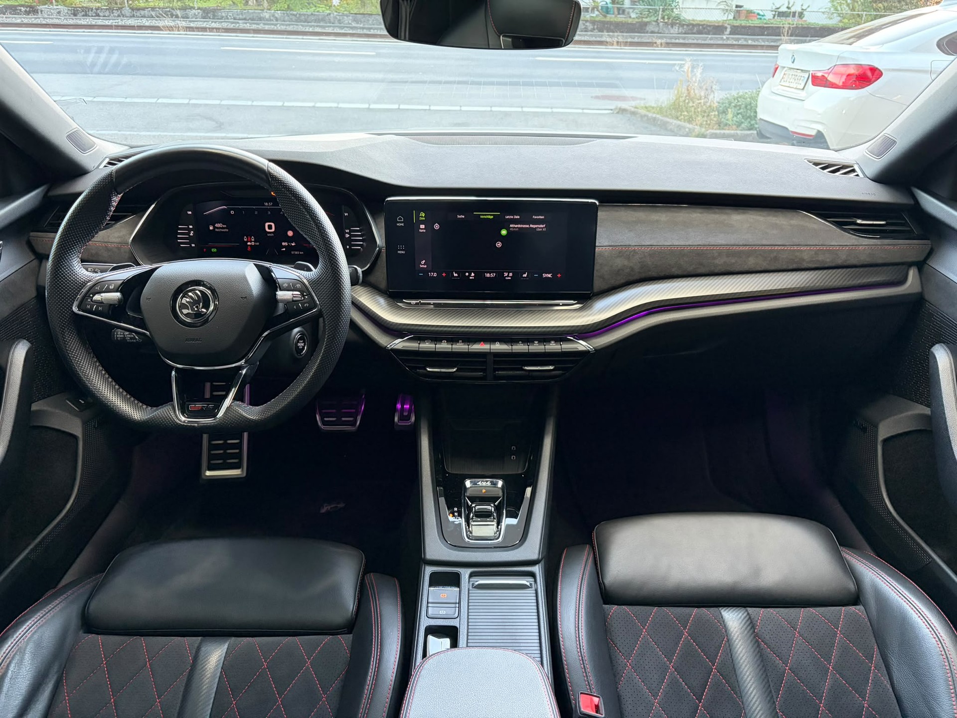 SKODA Octavia Combi 2.0 TDI DSG RS 4x4-image-14