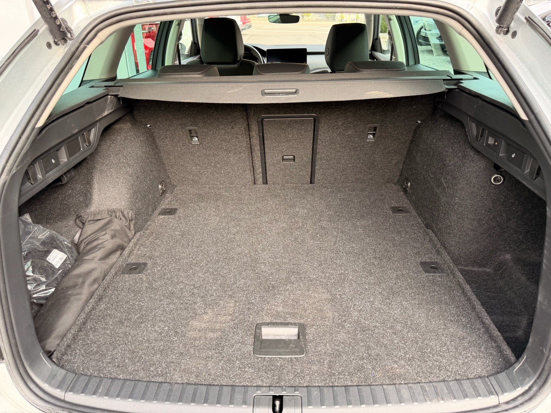 SKODA Octavia Combi 1.5 TSI mHEV 150 PS Selection ***ANHÄNGERKUPPLUNG SCHWENKBAR***-image-26