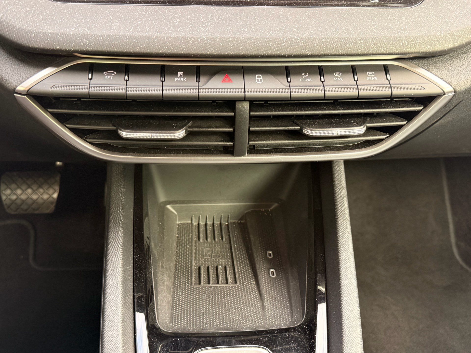 SKODA Octavia Combi 1.5 TSI mHEV 150 PS Selection ***ANHÄNGERKUPPLUNG SCHWENKBAR***-image-21