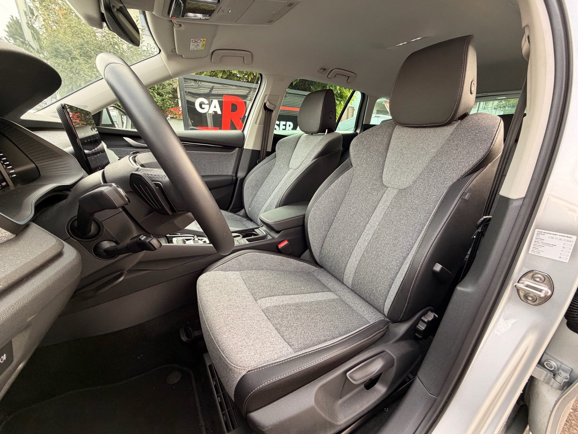 SKODA Octavia Combi 1.5 TSI mHEV 150 PS Selection ***ANHÄNGERKUPPLUNG SCHWENKBAR***-image-7