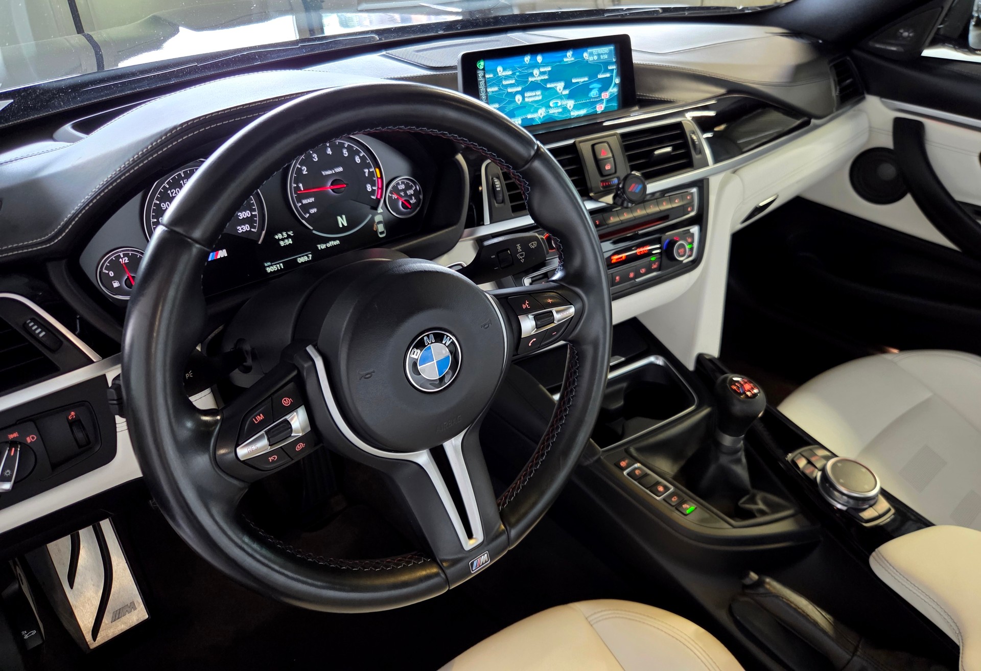 BMW M4 Coupé-image-10