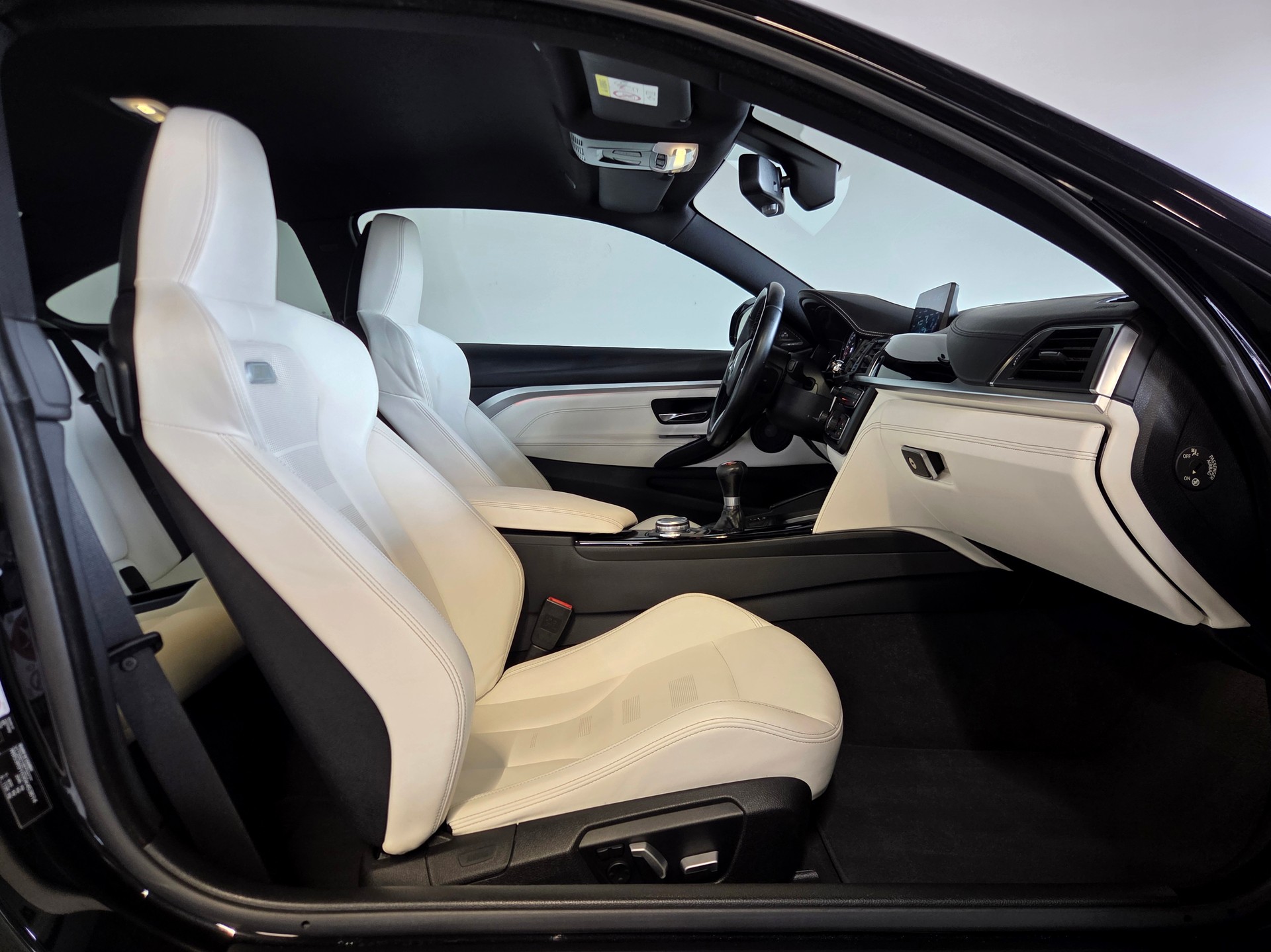 BMW M4 Coupé-image-6