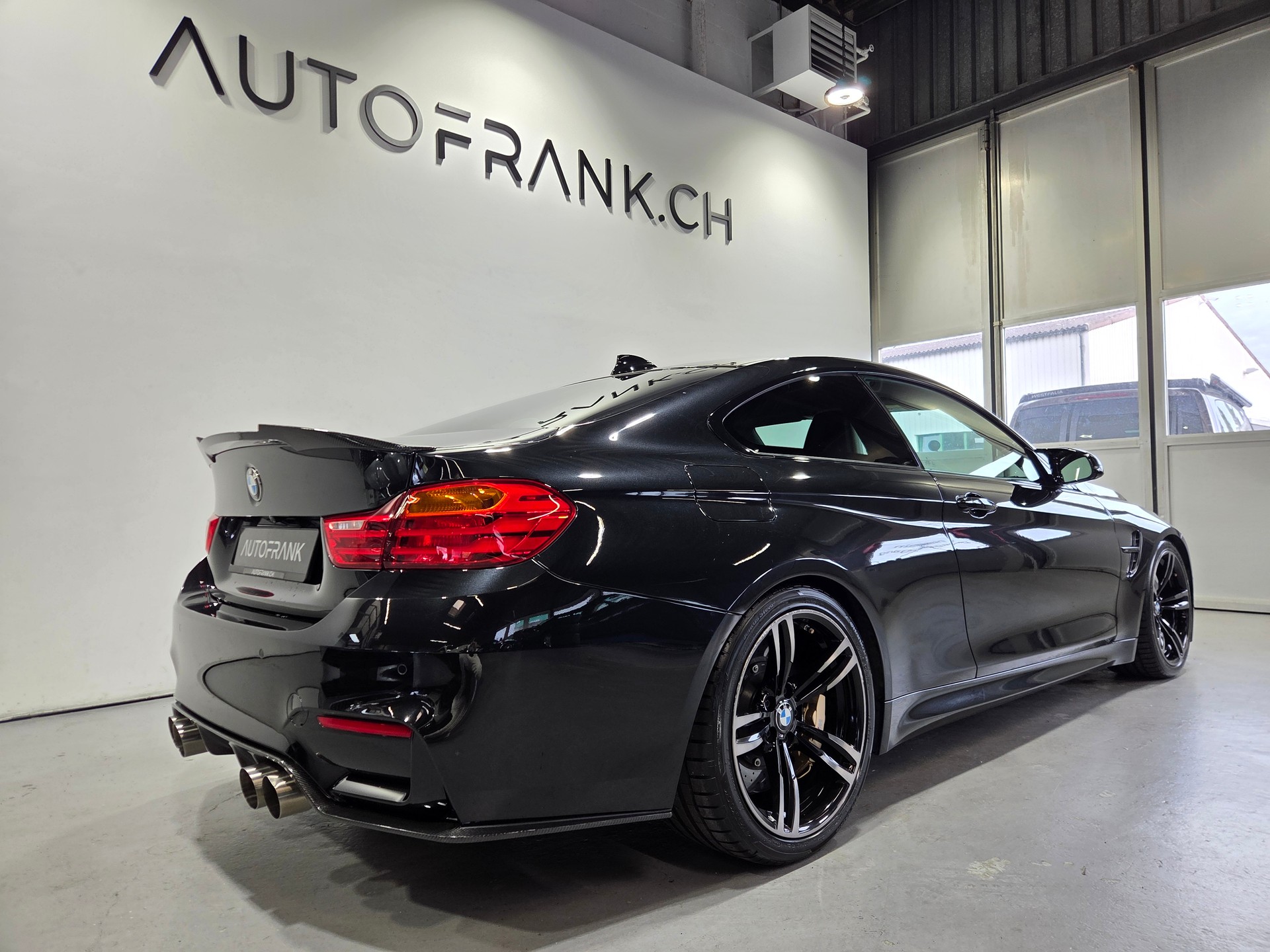 BMW M4 Coupé-image-16