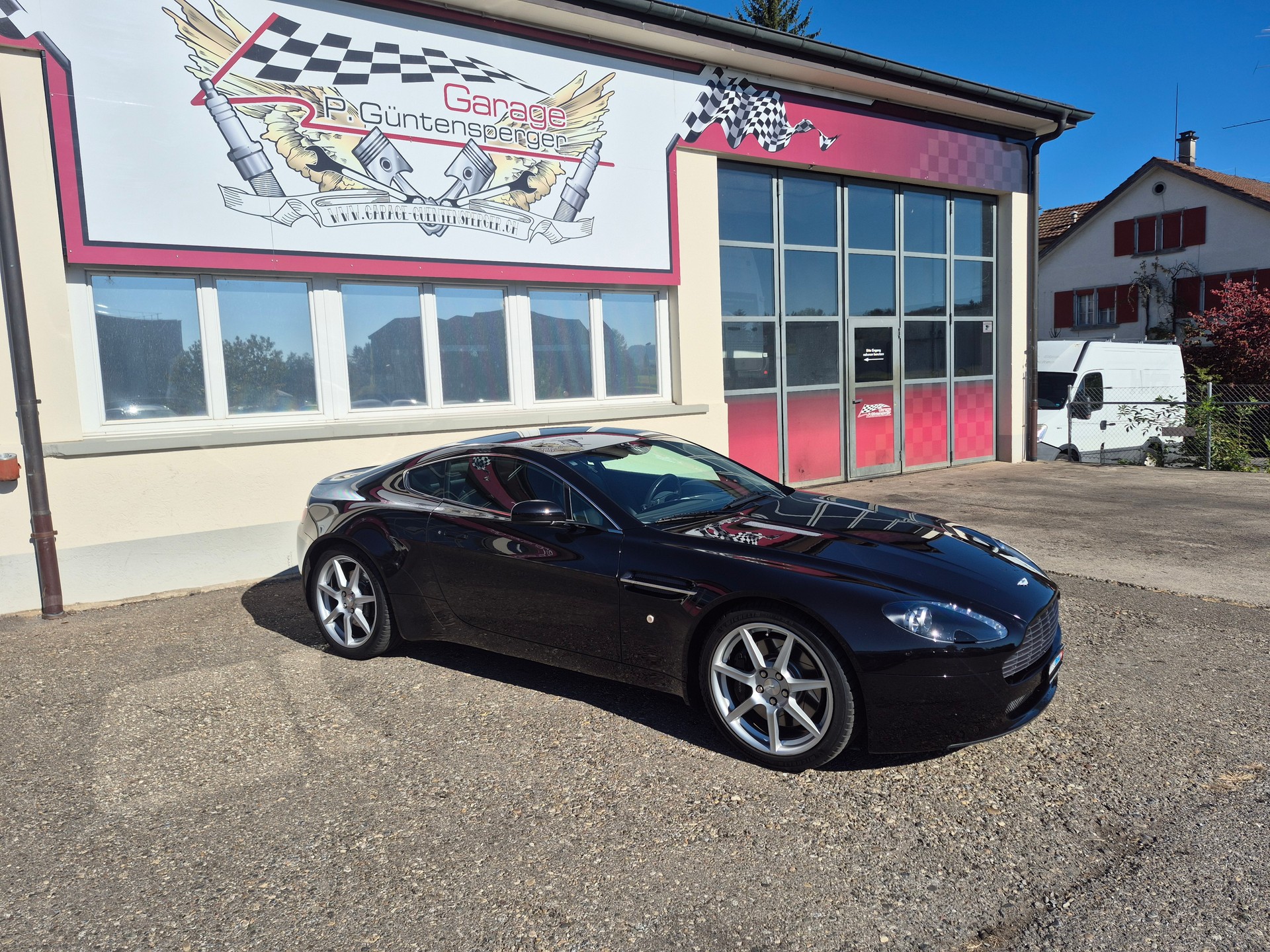 ASTON MARTIN V8 Vantage 4.3 Sportshift-image-1