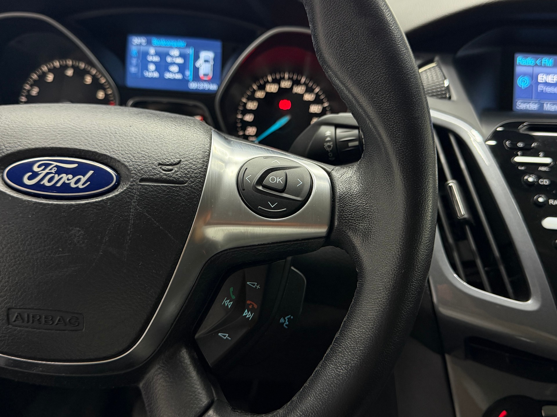 FORD Focus 1.6 SCTi Titanium-image-19