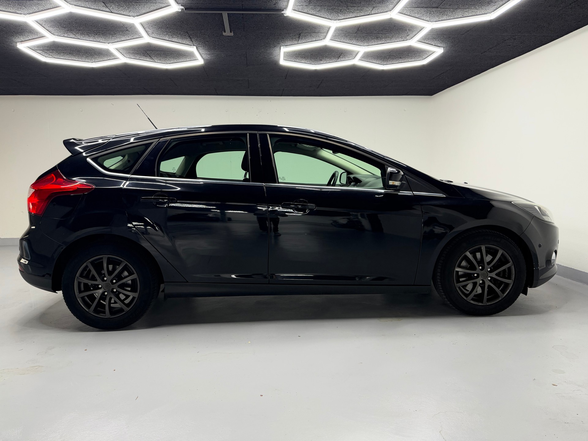 FORD Focus 1.6 SCTi Titanium-image-3