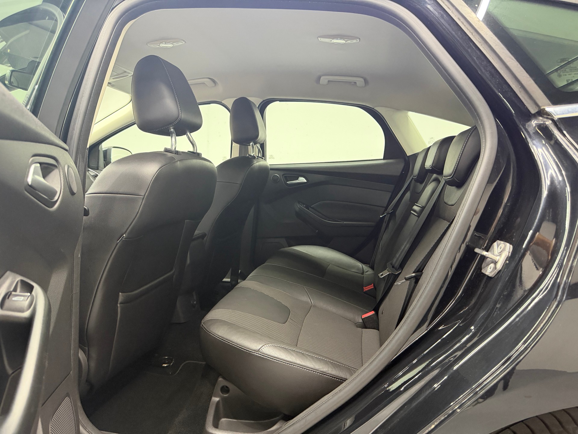 FORD Focus 1.6 SCTi Titanium-image-13