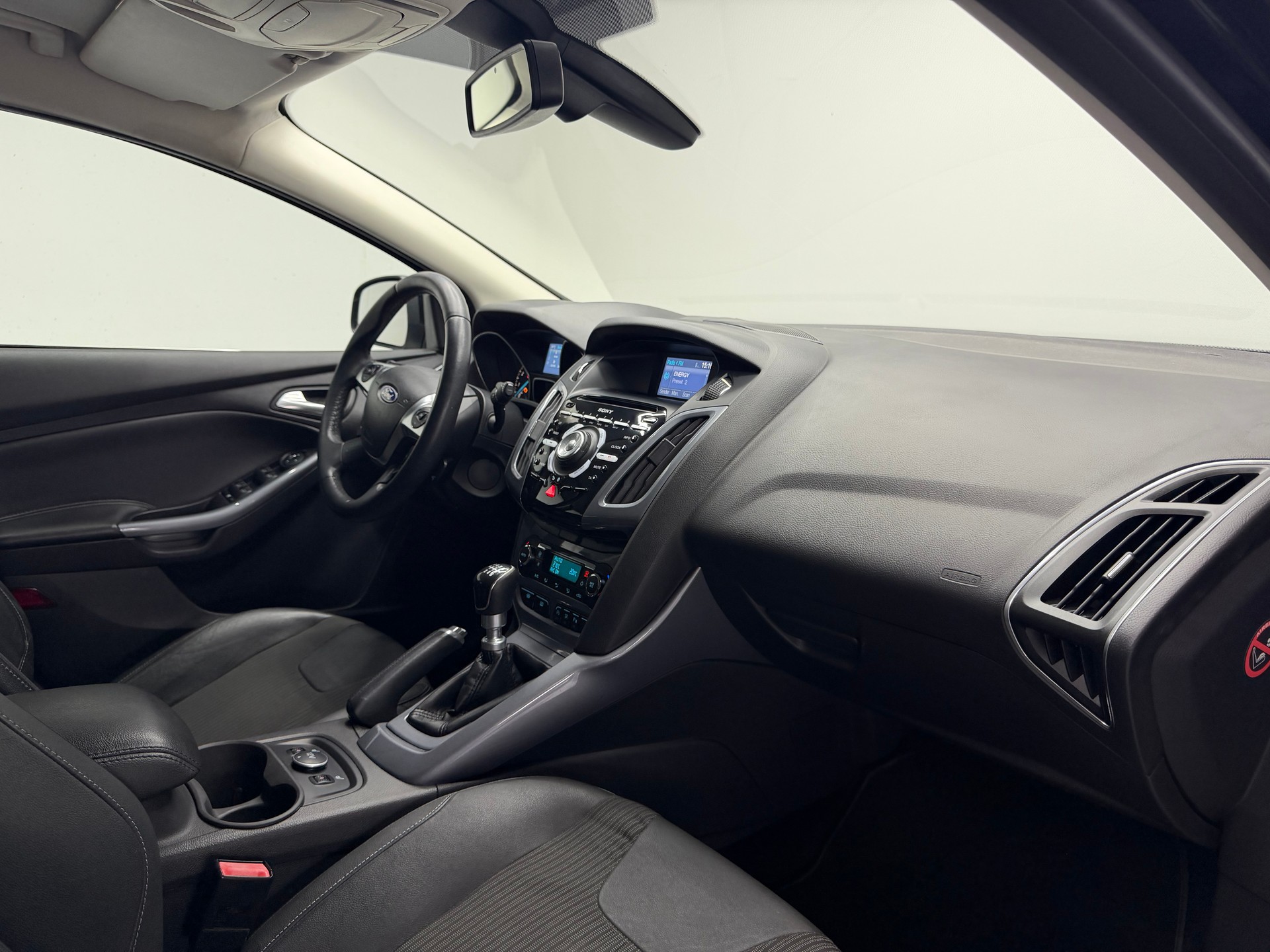 FORD Focus 1.6 SCTi Titanium-image-11