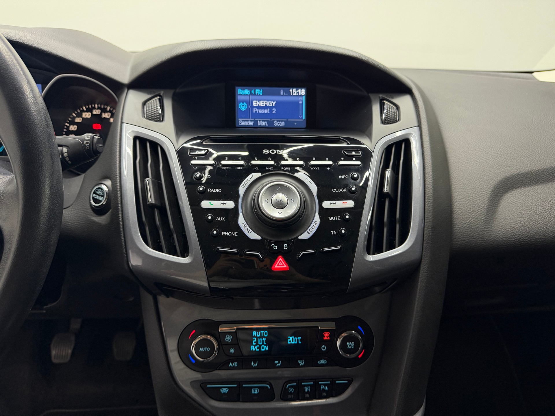 FORD Focus 1.6 SCTi Titanium-image-16