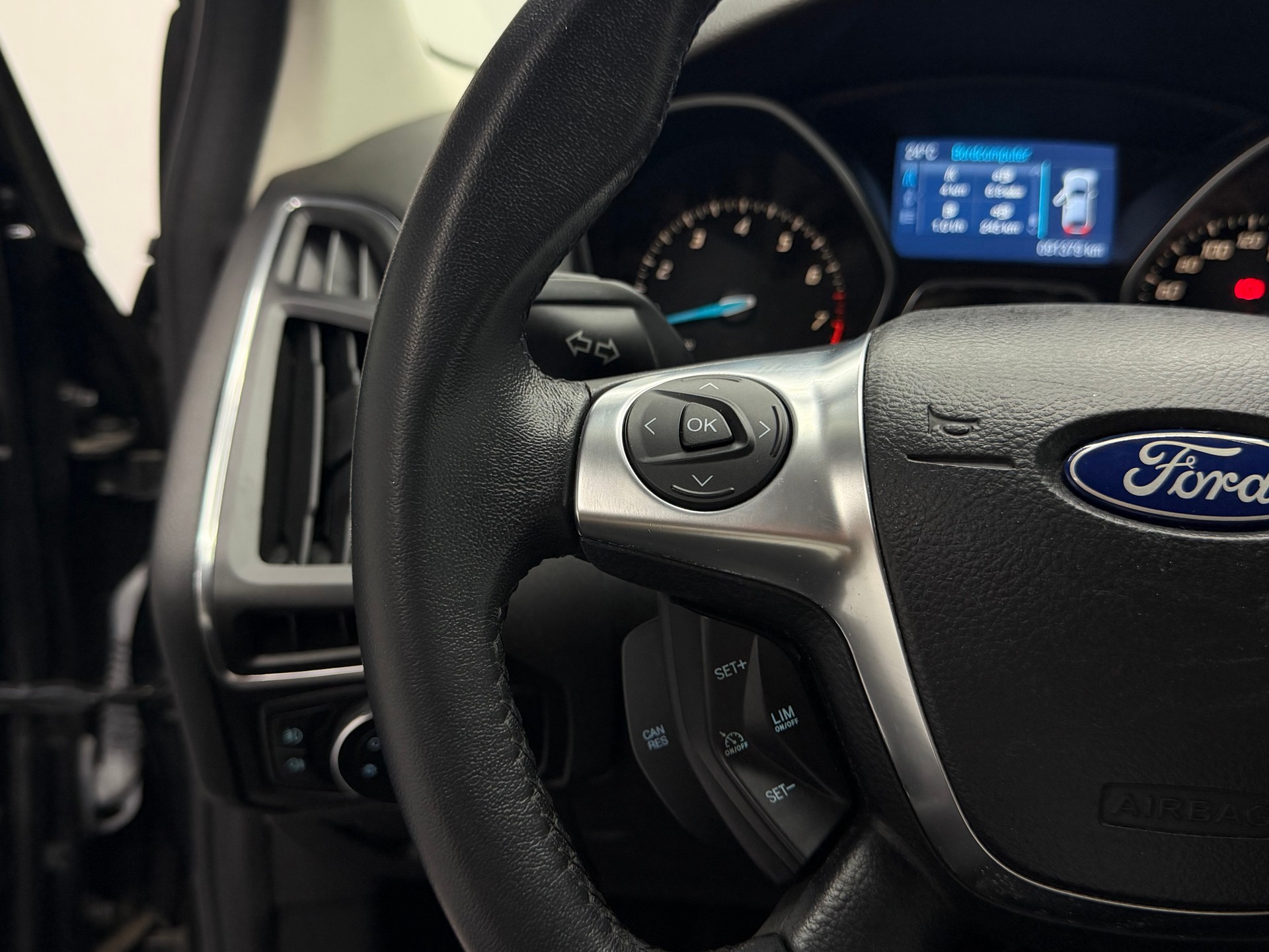 FORD Focus 1.6 SCTi Titanium-image-18