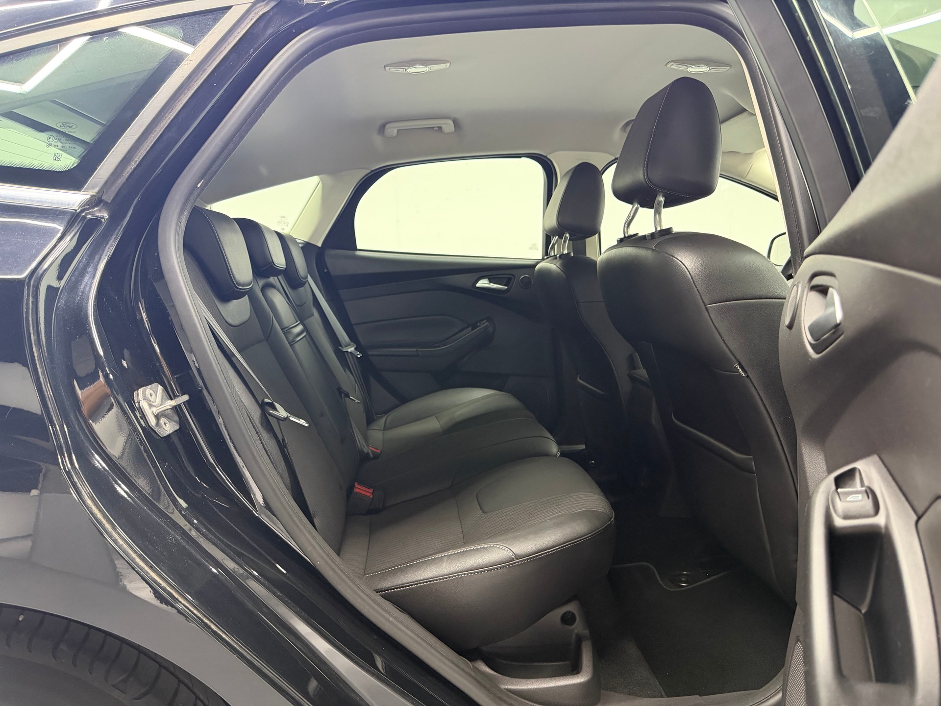 FORD Focus 1.6 SCTi Titanium-image-14