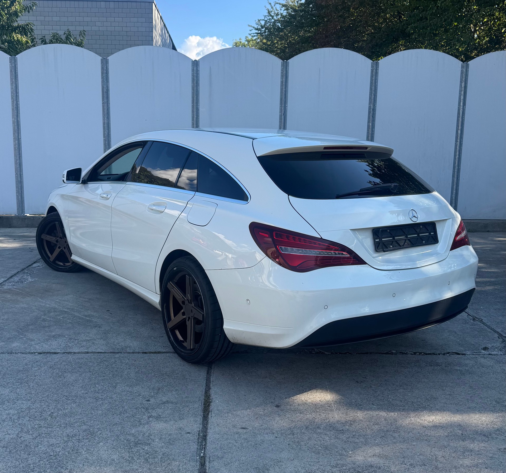 MERCEDES-BENZ CLA 200 d Swiss Star 4m-image-1