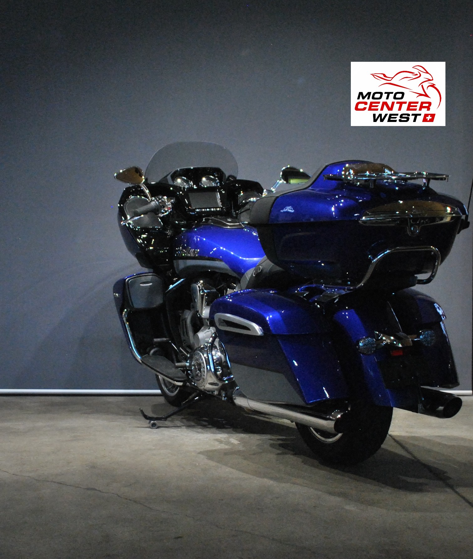 INDIAN Pursuit Limited-showroom-element-3