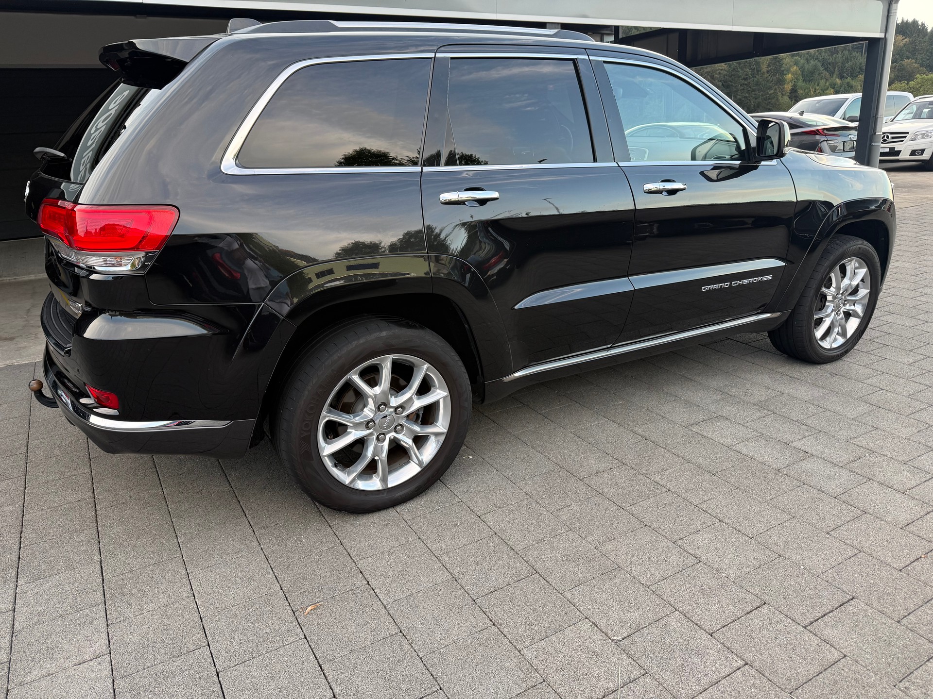 JEEP Grand Cherokee 3.0 CRD Summit Automatic-image-2