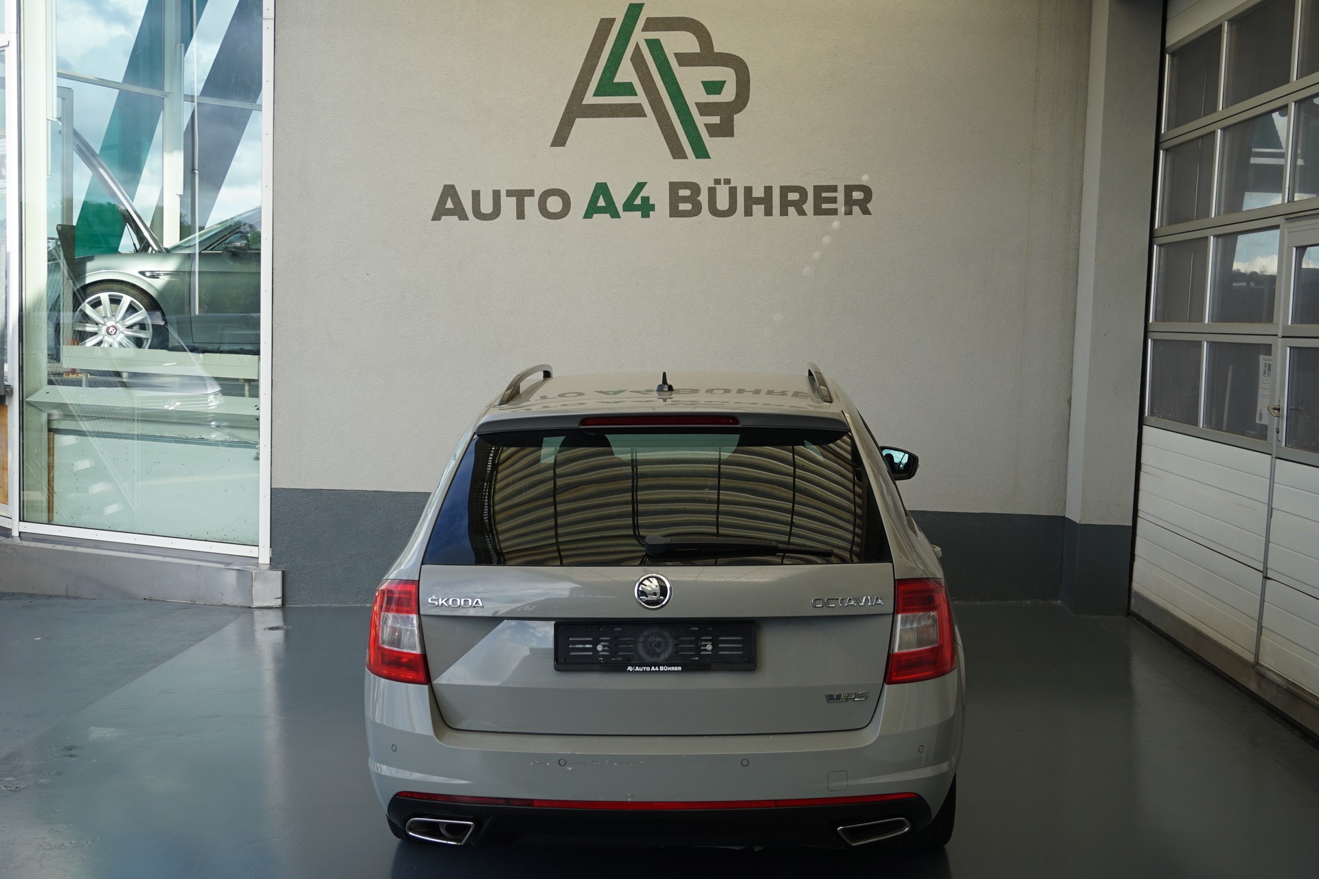 SKODA Octavia 2.0 TDI RS-image-12