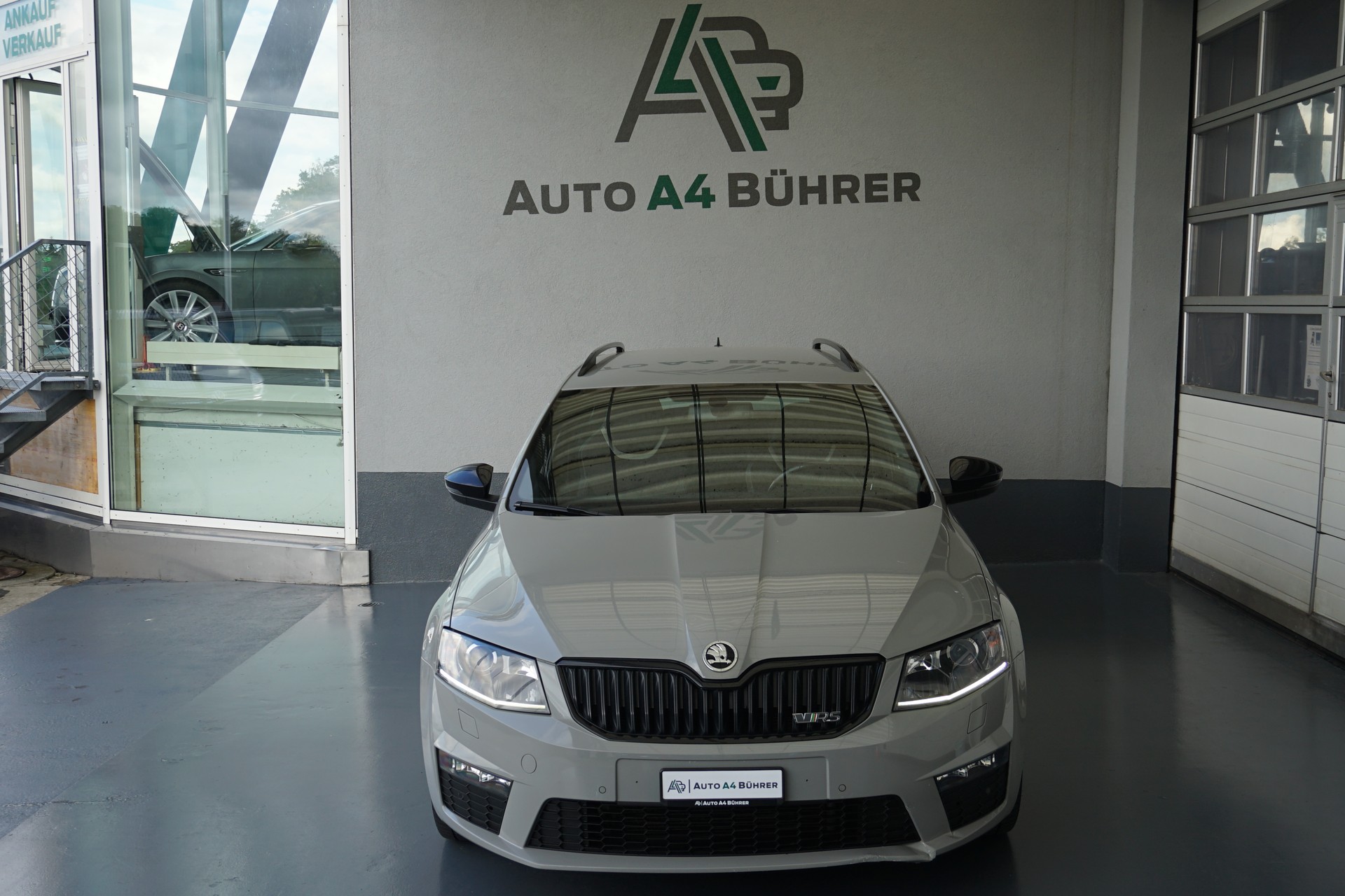 SKODA Octavia 2.0 TDI RS-image-9