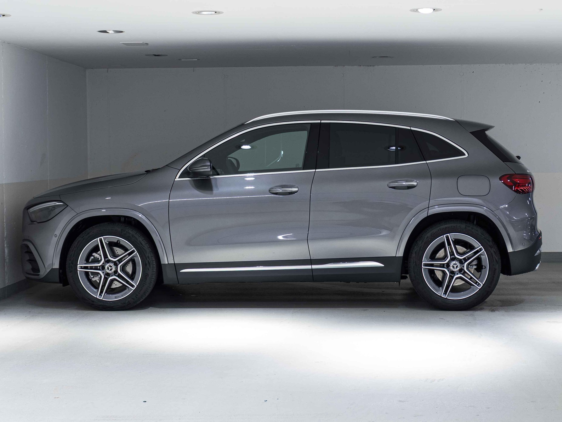 MERCEDES-BENZ GLA 220 d 4MATIC Swiss Star-image-4