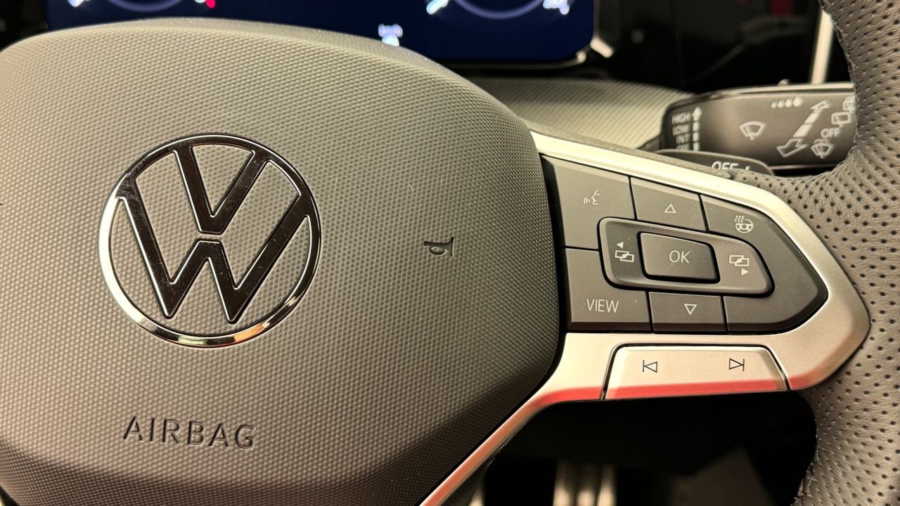 VW Golf 1.5 e TSI mHEV R-Line DSG-image-9