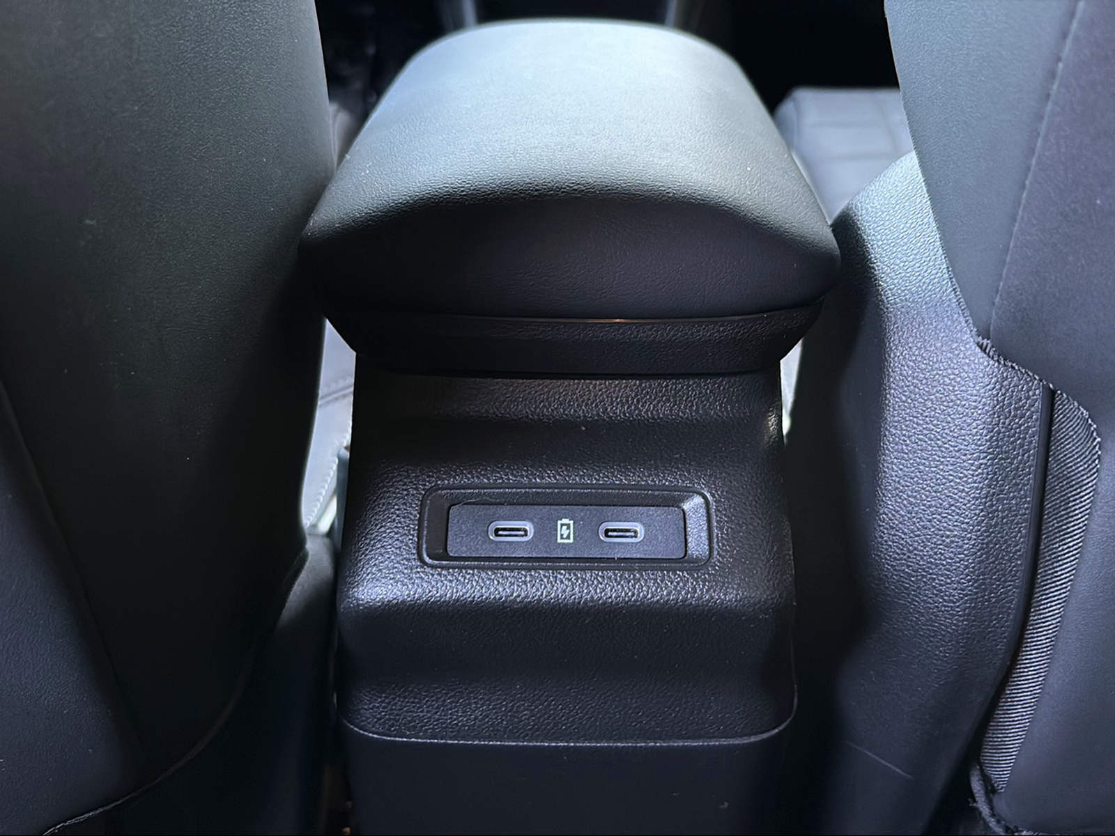 RENAULT R4 E-Tech Comfort Range 52 kWh Iconic-image-13