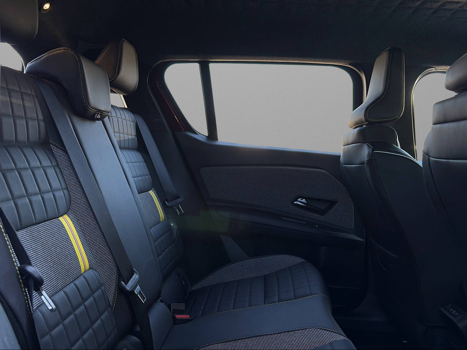 RENAULT R4 E-Tech Comfort Range 52 kWh Iconic-image-10