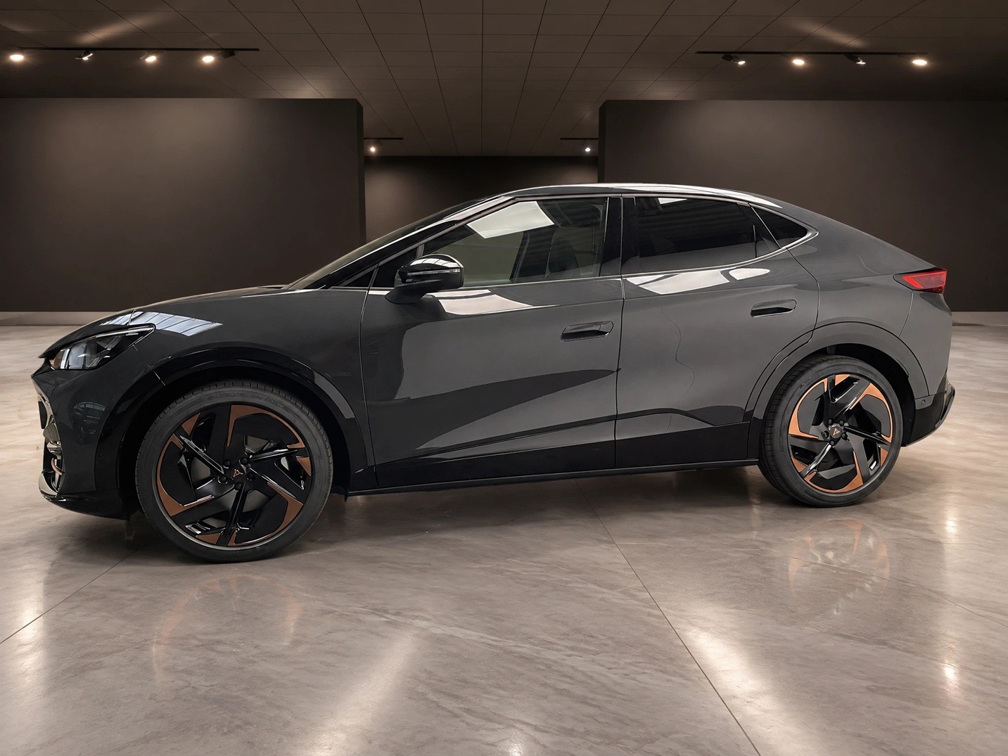 CUPRA Tavascan Type 9 77 kWh Adrenaline Prime Edition-image-2