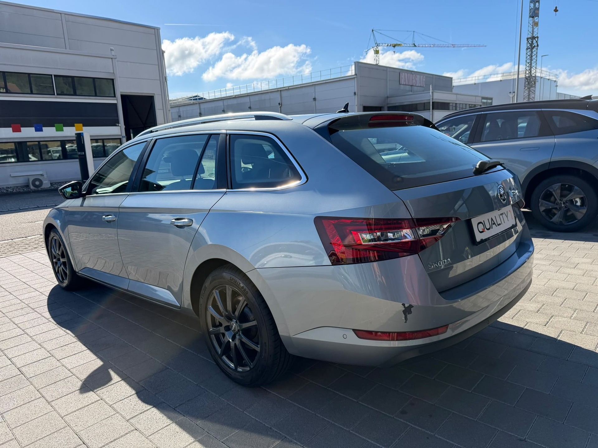 SKODA Superb Combi 2.0 TDi Style-image-5