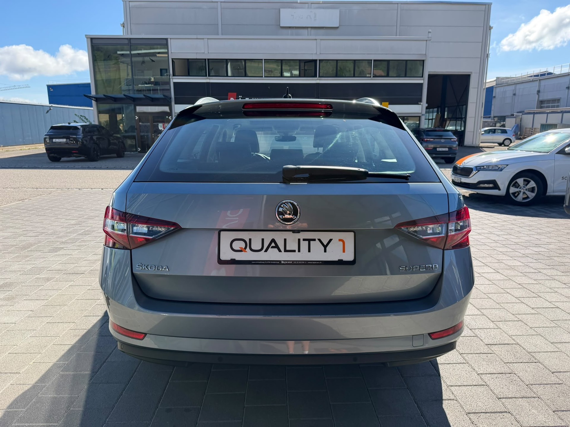 SKODA Superb Combi 2.0 TDi Style-image-4