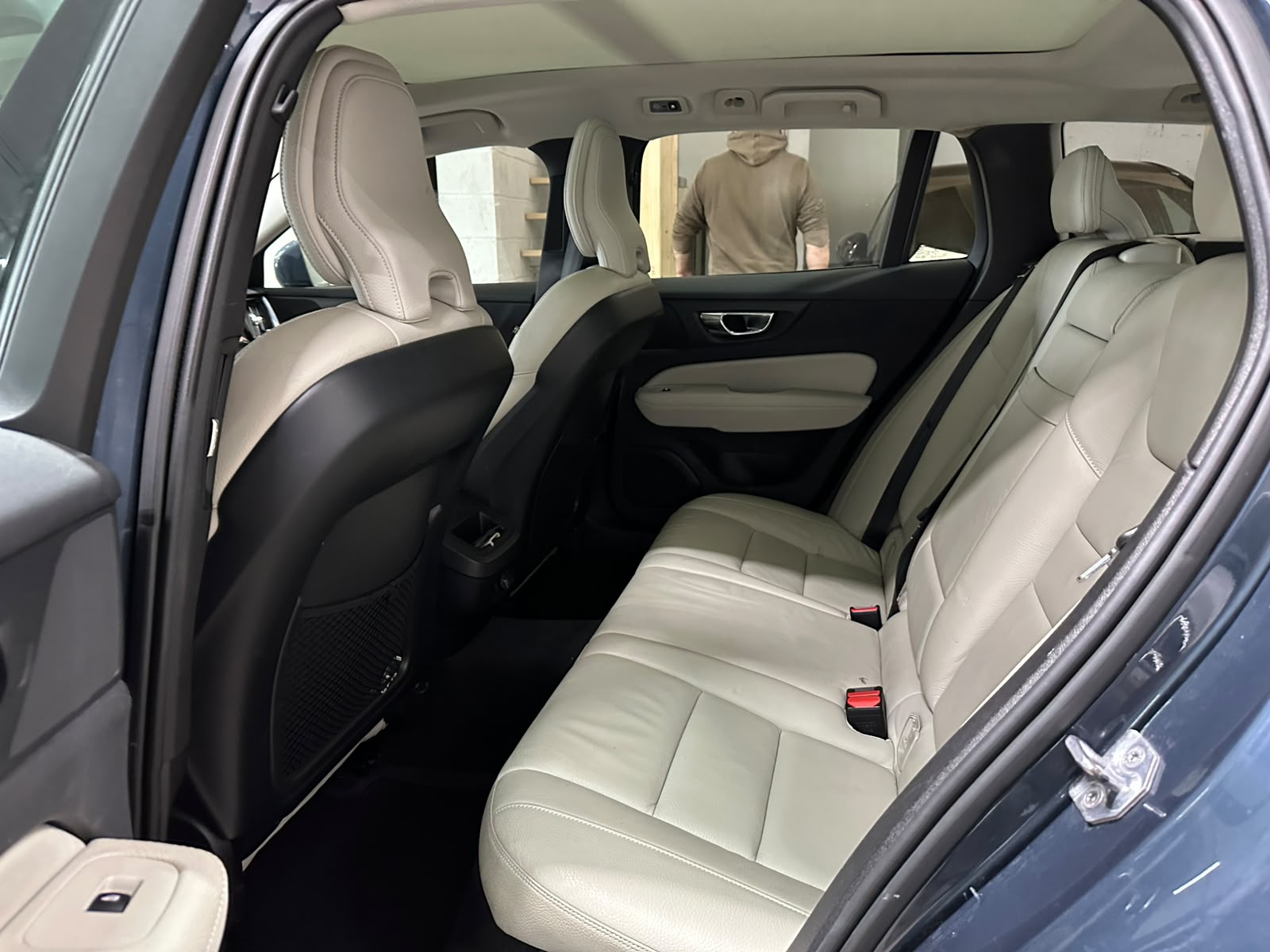 VOLVO V60 T6 AWD Momentum Geartronic-image-9