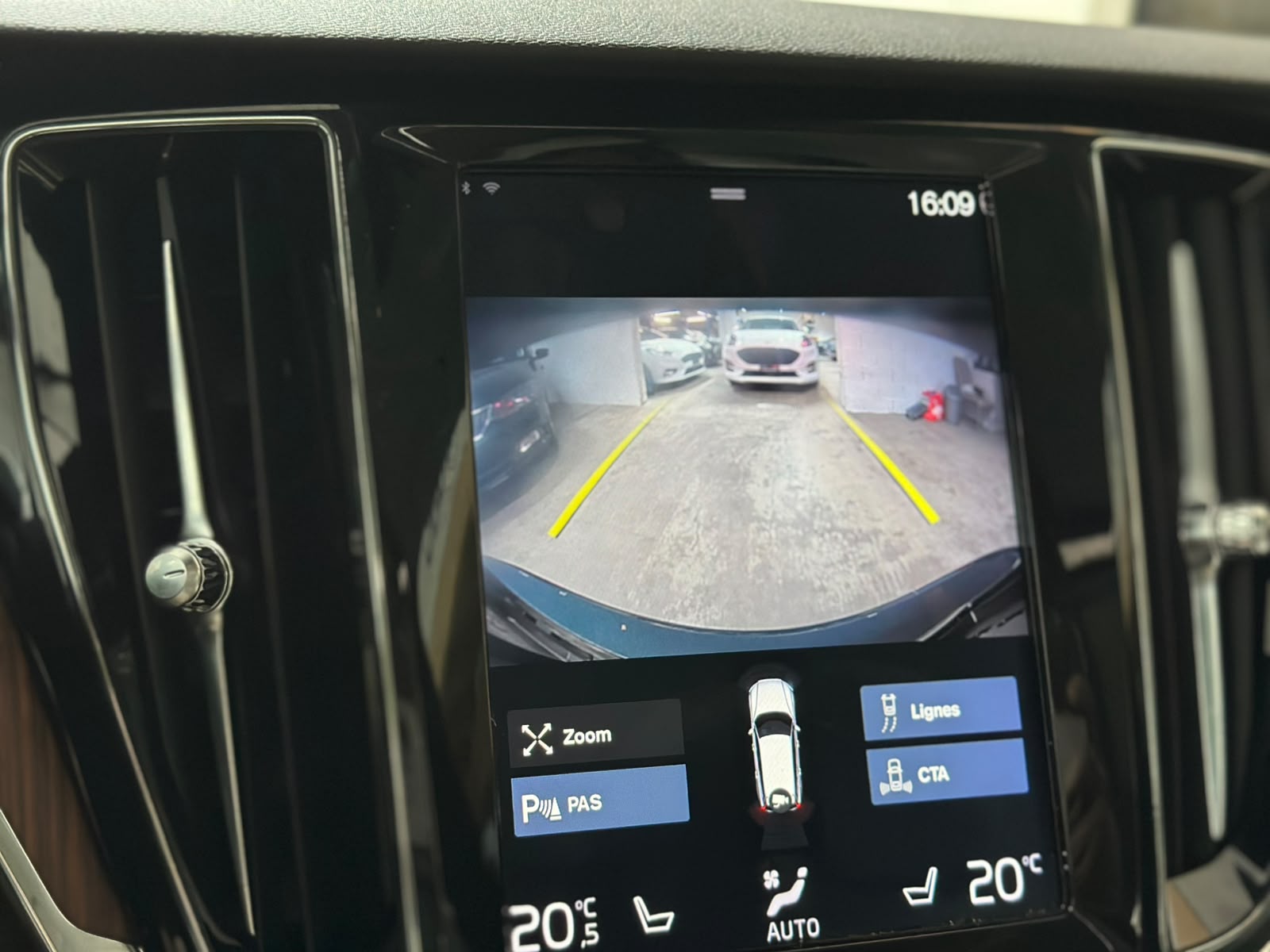 VOLVO V60 T6 AWD Momentum Geartronic-image-15