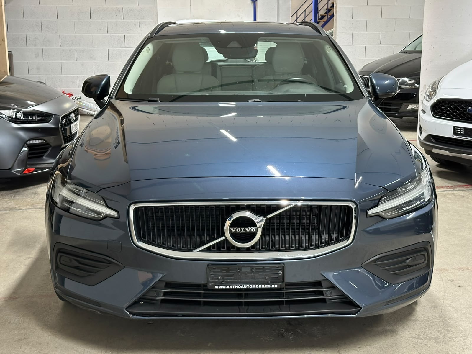 VOLVO V60 T6 AWD Momentum Geartronic-image-2
