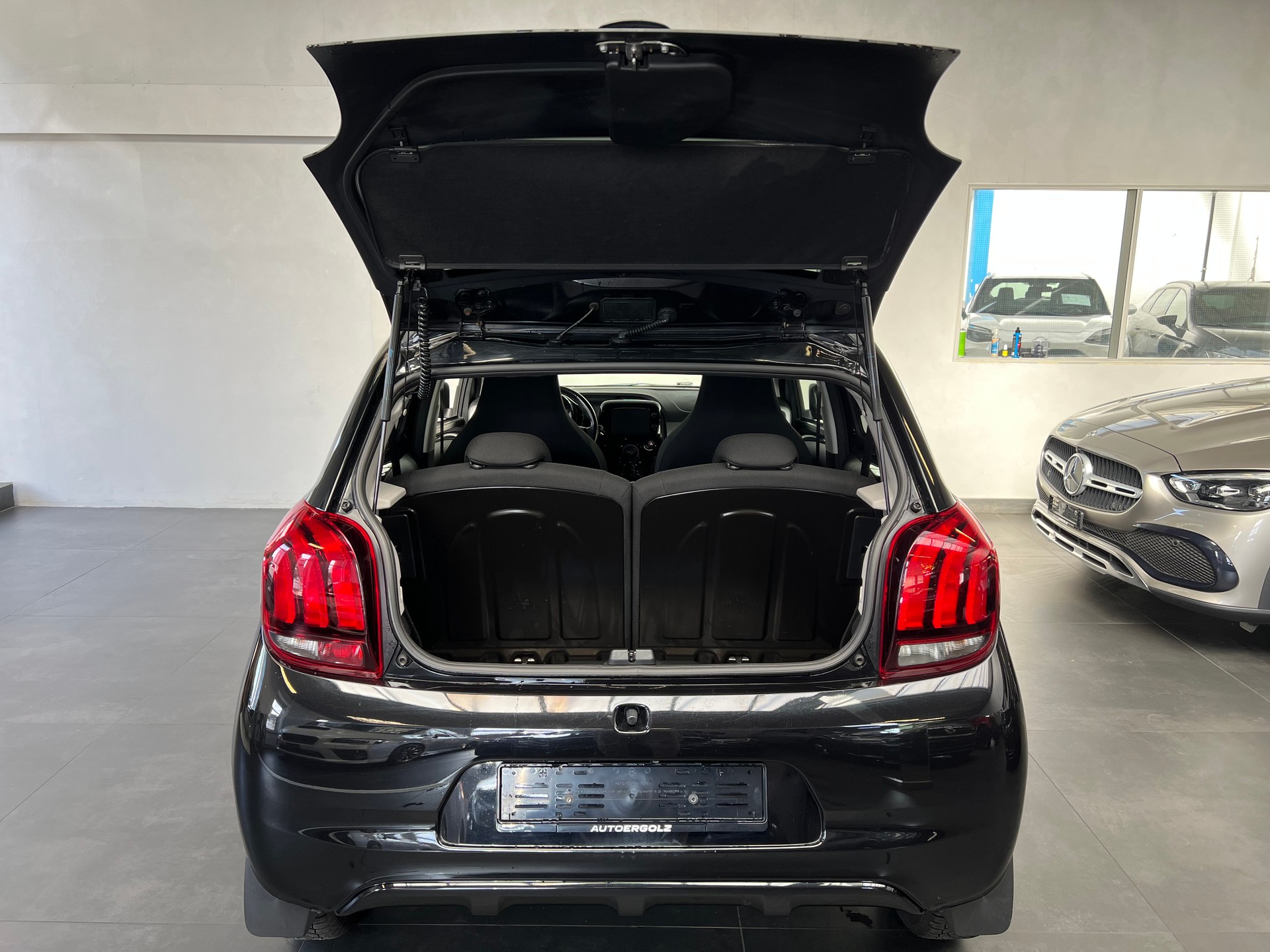 PEUGEOT 108 1.2 VTi Allure Top-image-12