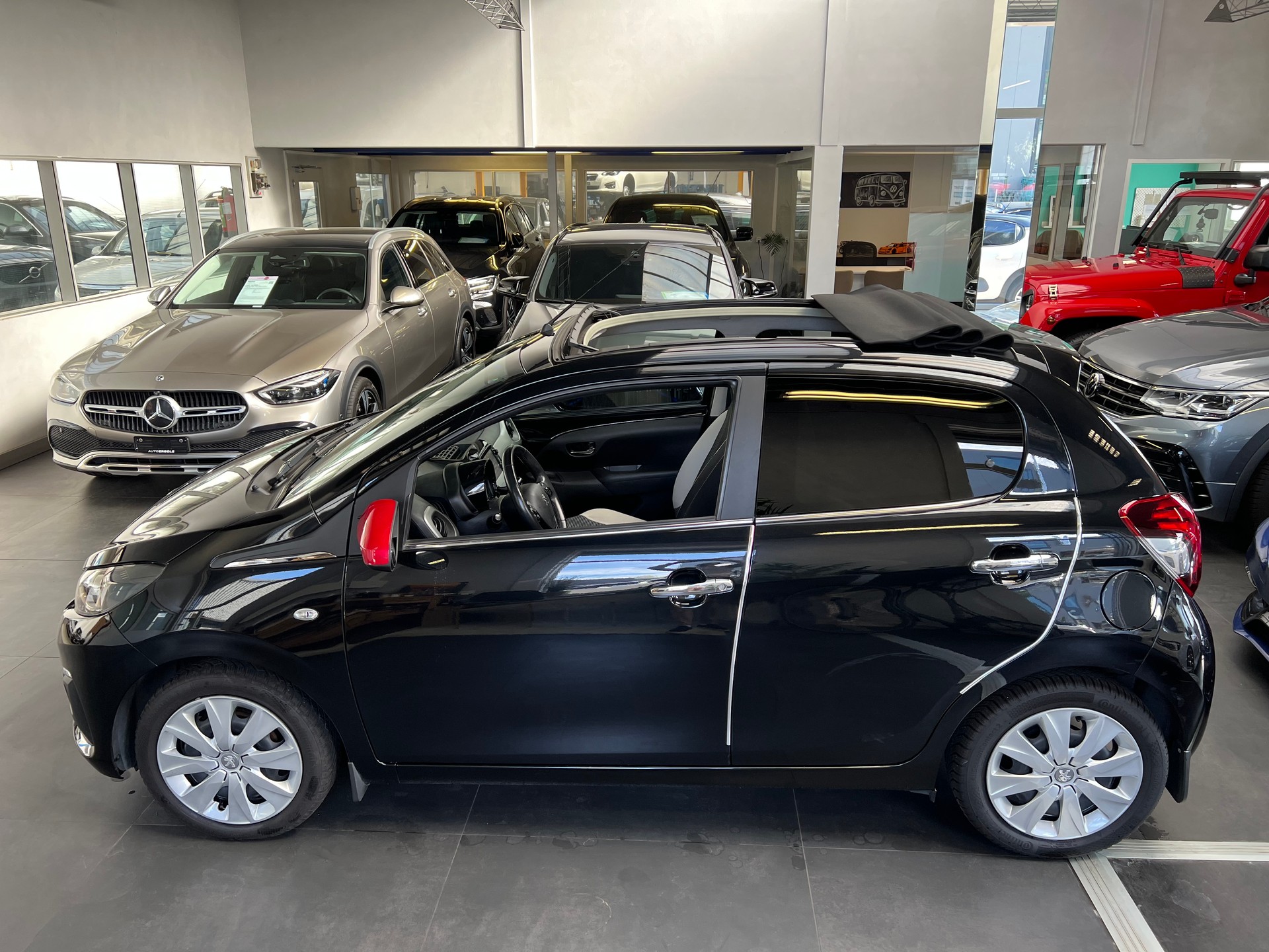 PEUGEOT 108 1.2 VTi Allure Top-image-5