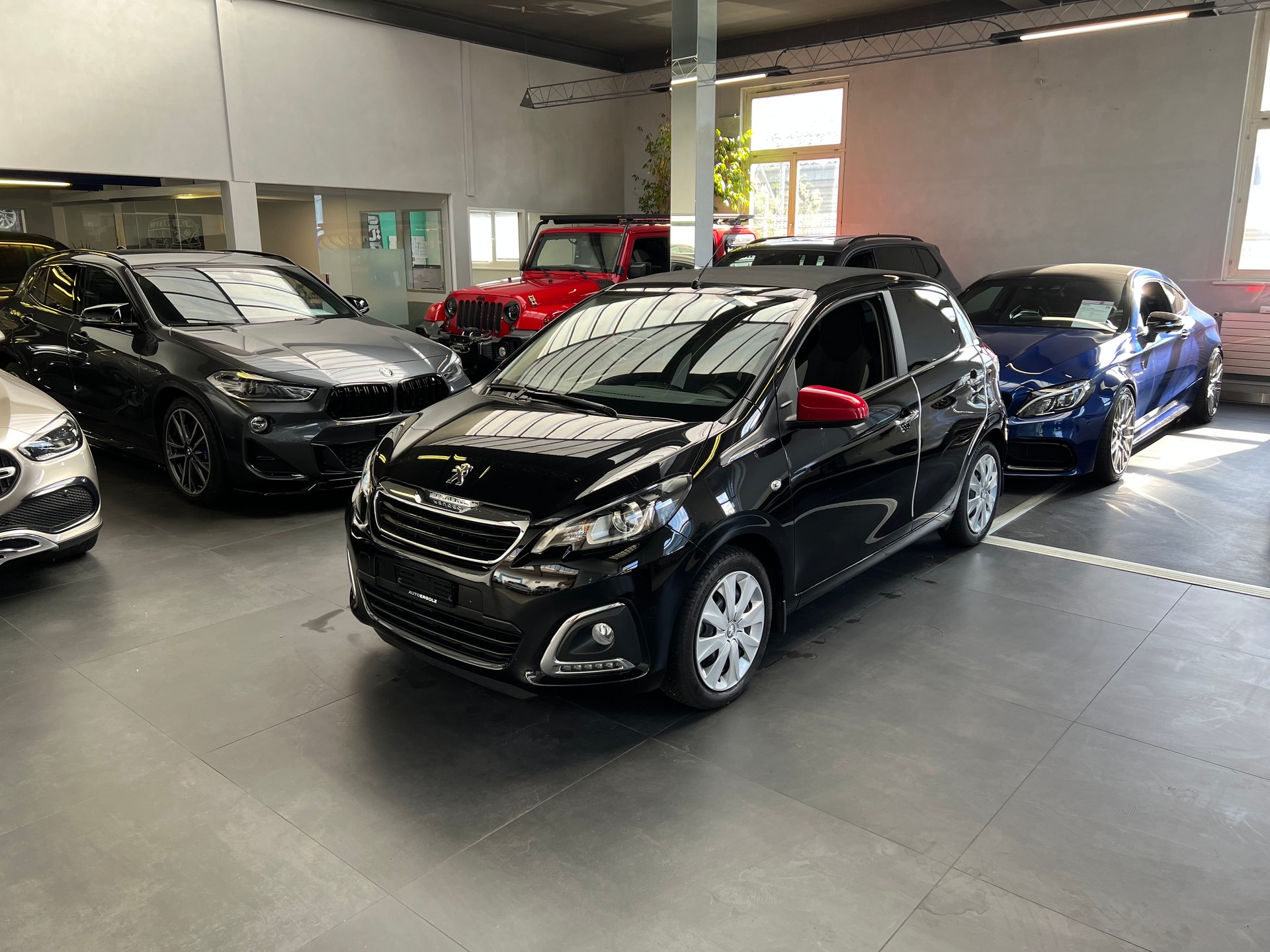 PEUGEOT 108 1.2 VTi Allure Top