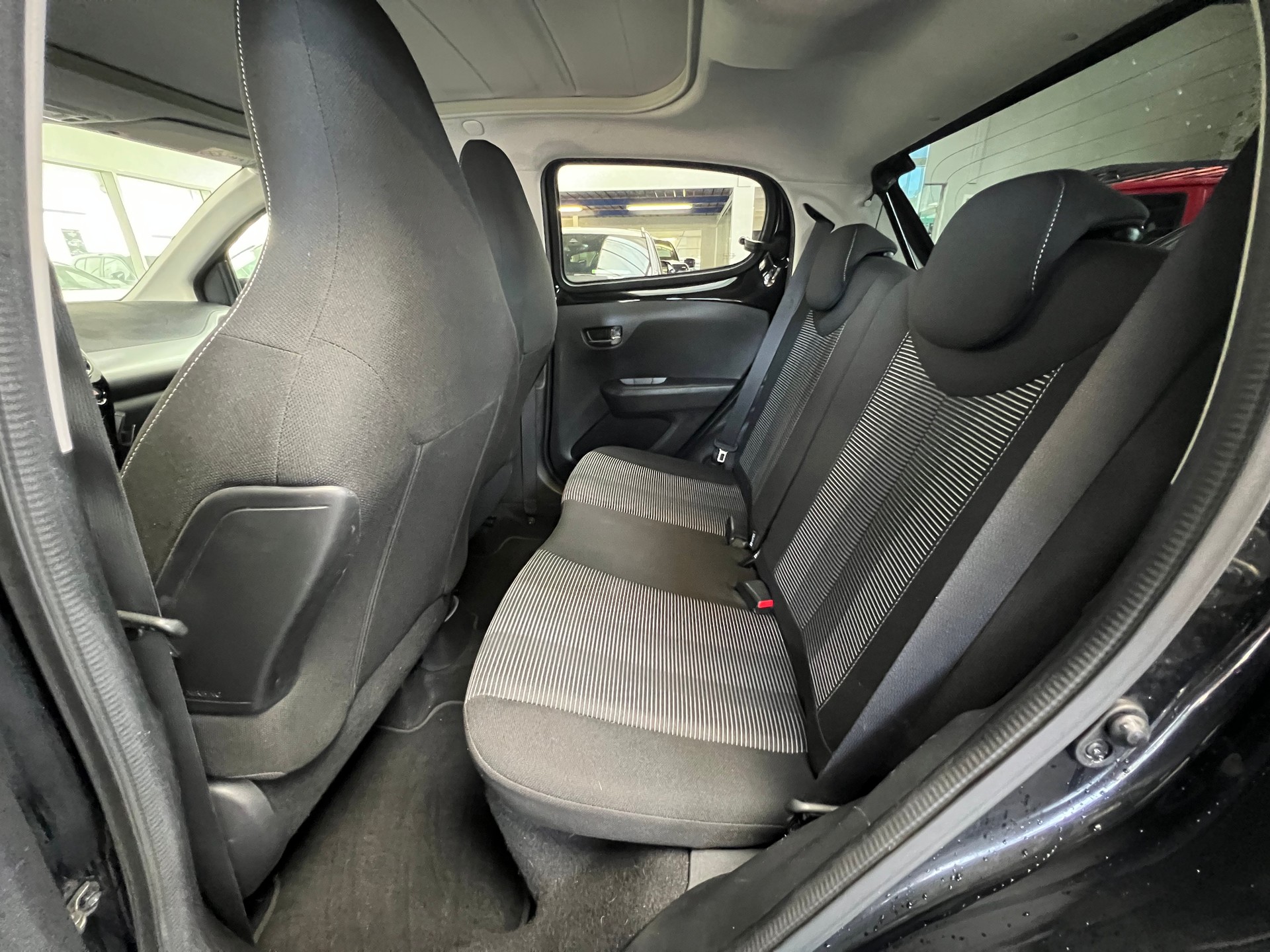 PEUGEOT 108 1.2 VTi Allure Top-image-11