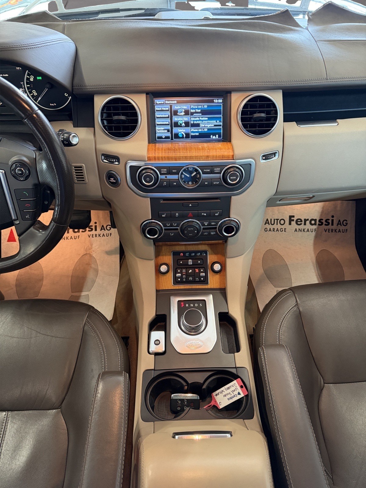 LAND ROVER Discovery 3.0 SDV6 HSE Luxury Automatic-image-19