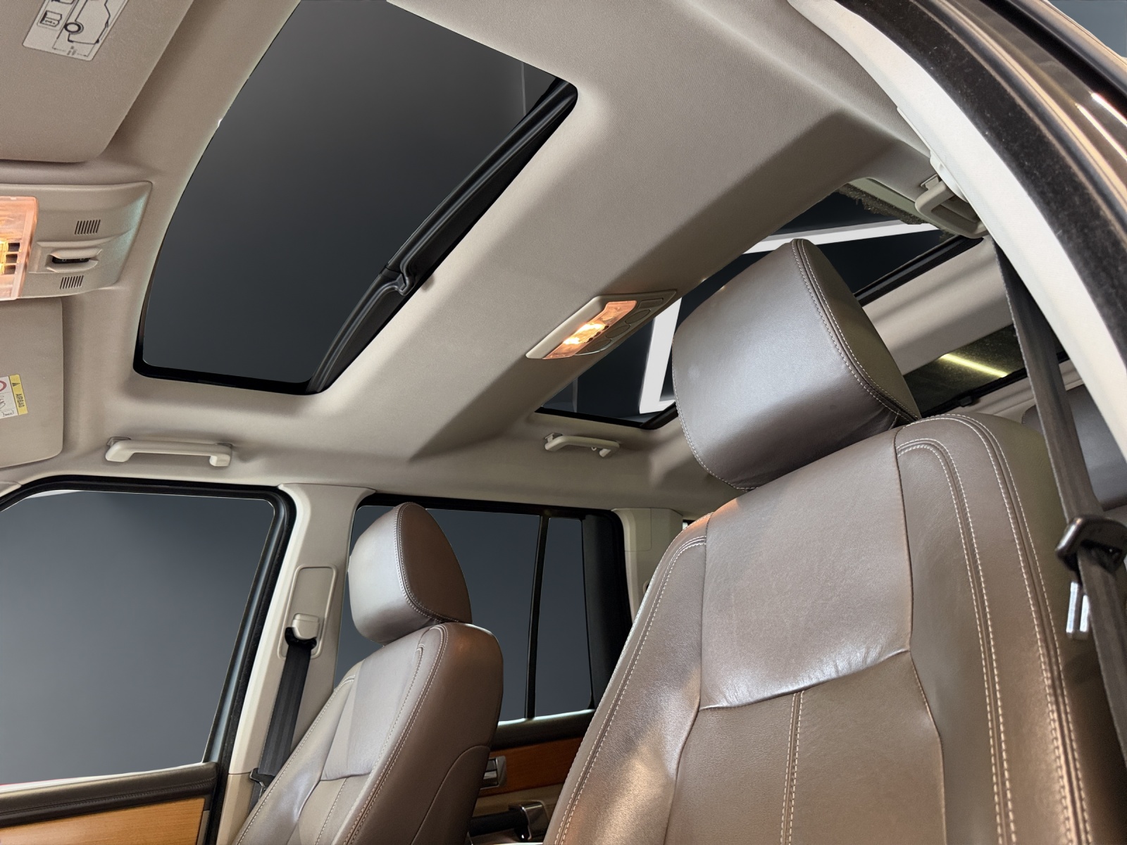 LAND ROVER Discovery 3.0 SDV6 HSE Luxury Automatic-image-16