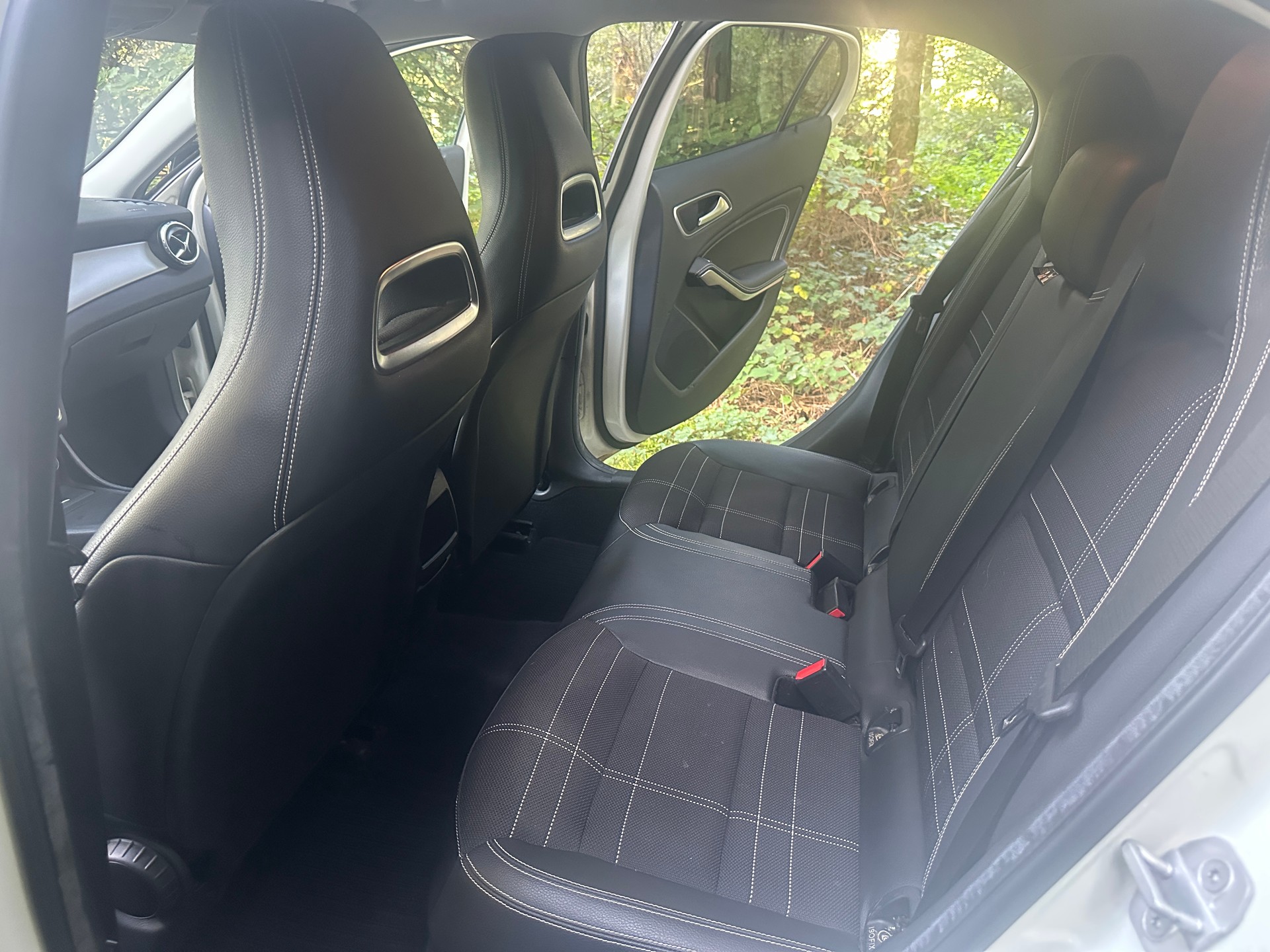 MERCEDES-BENZ GLA 200 CDI 4Matic 7G-DCT-image-6