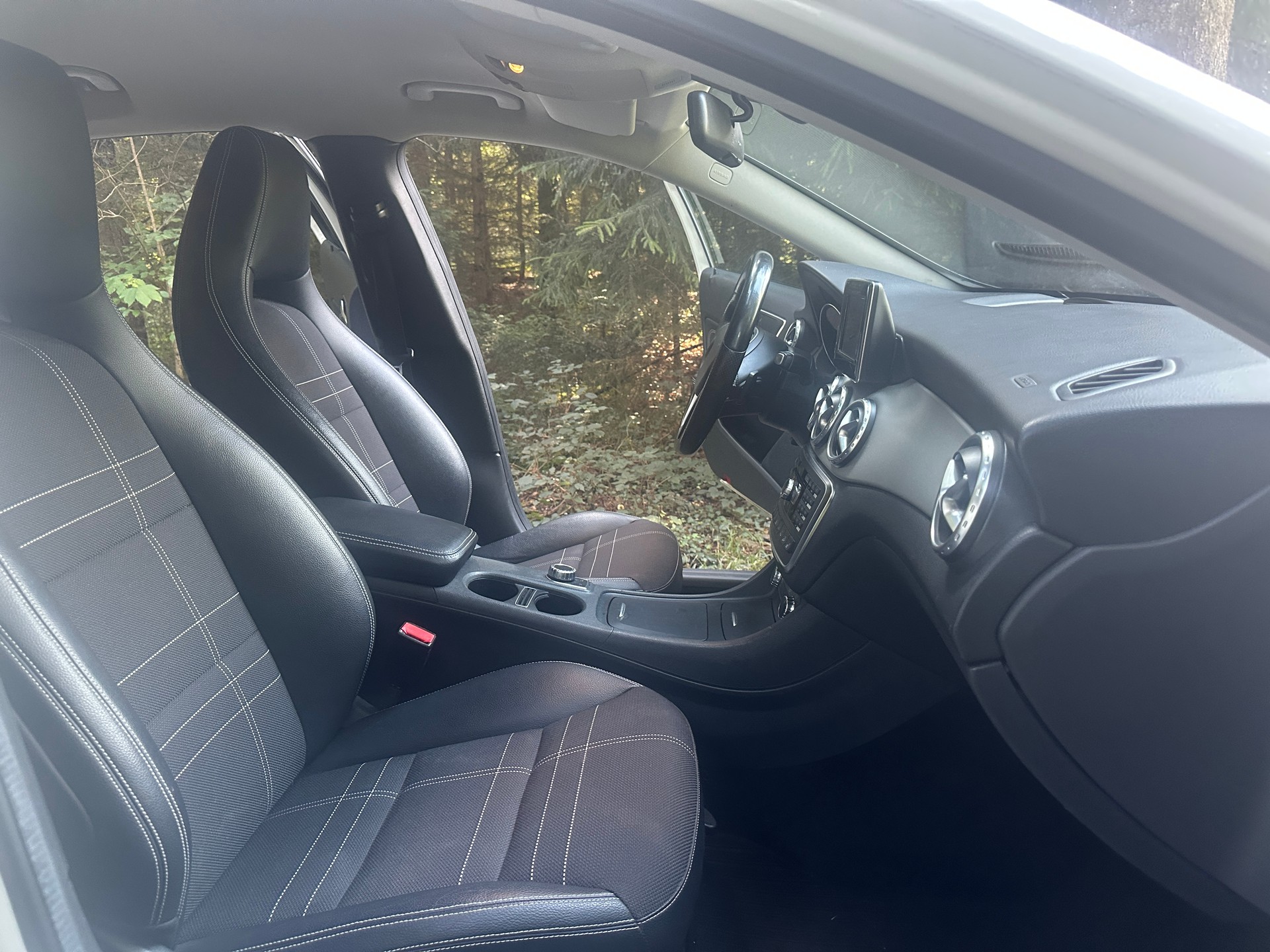 MERCEDES-BENZ GLA 200 CDI 4Matic 7G-DCT-image-5